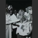 1975. Corbassière aime les femmes et traite leur corps comme un tableau de maître. Ici, lors d'un happening à Saint-Tropez.